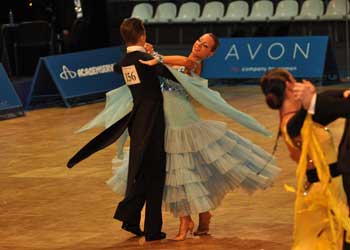 Танцевальный костюм для спортивных бальных танцев: стандарт, латина, пошив танцевального костюма, танцевальная мода.